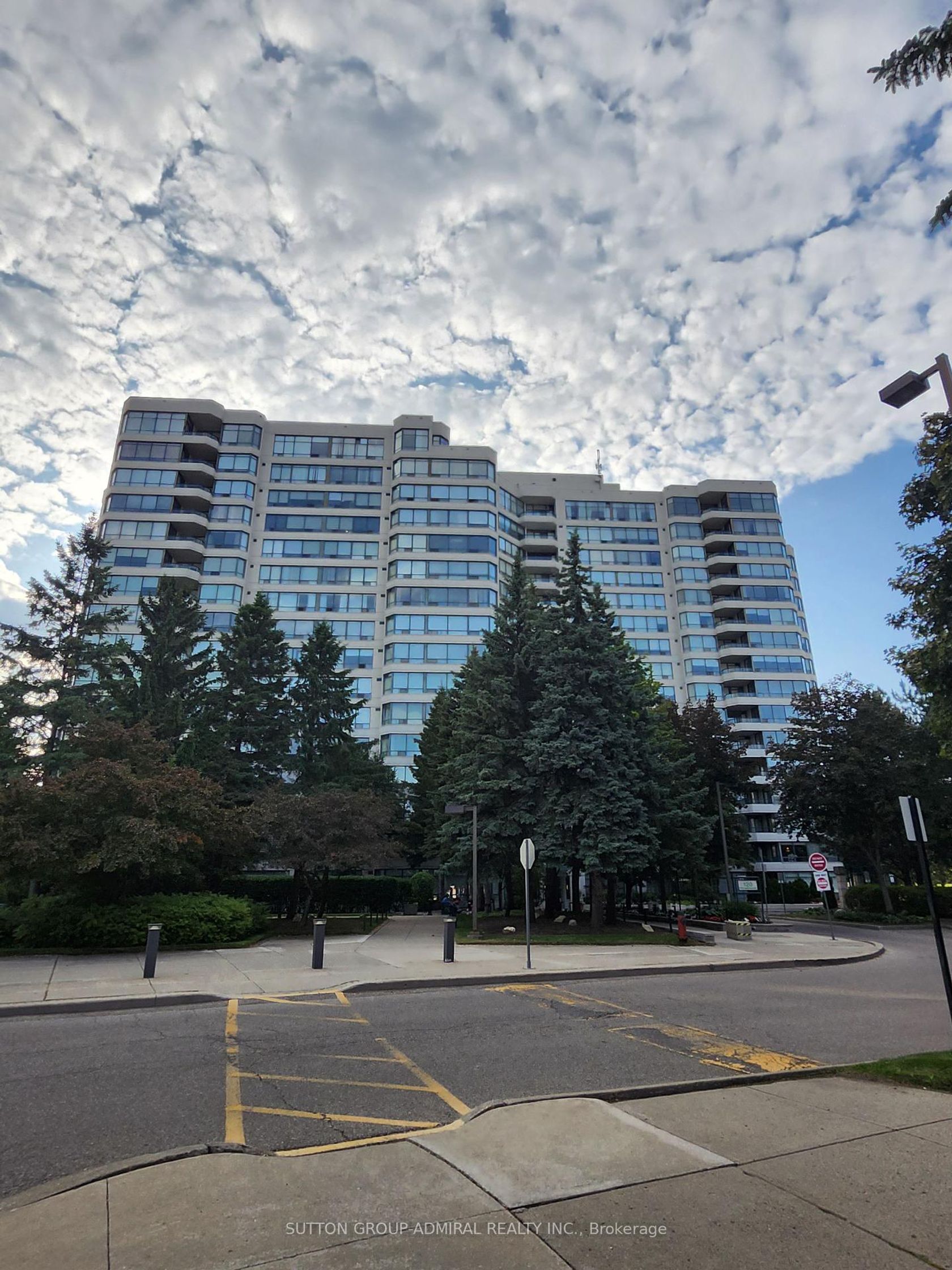 910 - 120 Promenade Circle, Brownridge, Vaughan 