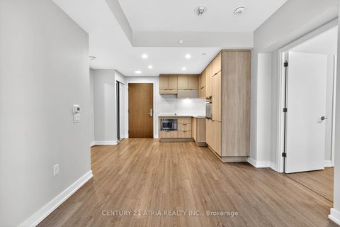Photo 13 at 707 - 39 Roehampton Avenue, Mount Pleasant West, Toronto