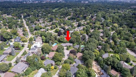 Photo 6 at 18 Plumbstead Court, Rosethorn, Toronto