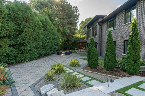 Photo 7 at 18 Plumbstead Court, Rosethorn, Toronto Photo 7 at 18 Plumbstead Court, Rosethorn, Toronto