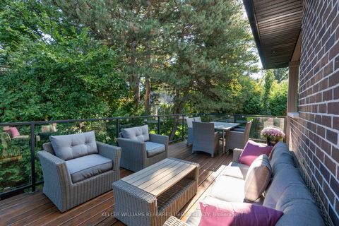 Photo 10 at 18 Plumbstead Court, Rosethorn, Toronto