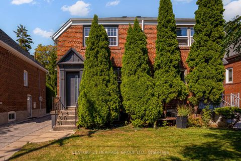 Photo 1 at 576 Broadway Avenue, Leaside, Toronto