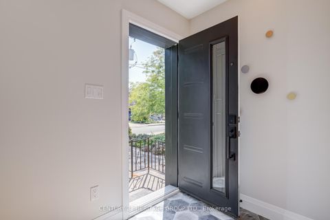 Photo 5 at 576 Broadway Avenue, Leaside, Toronto