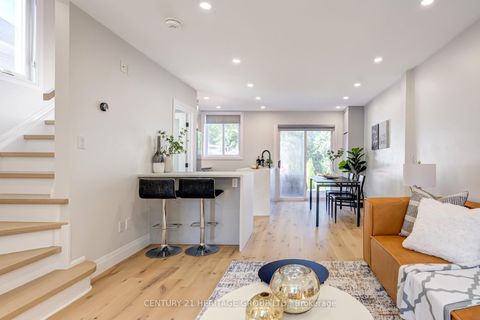 Photo 7 at 576 Broadway Avenue, Leaside, Toronto