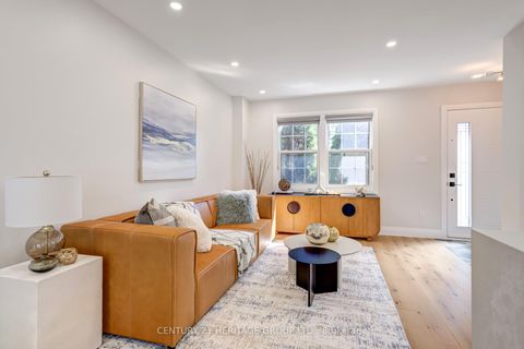 Photo 8 at 576 Broadway Avenue, Leaside, Toronto