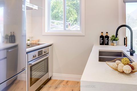 Photo 12 at 576 Broadway Avenue, Leaside, Toronto