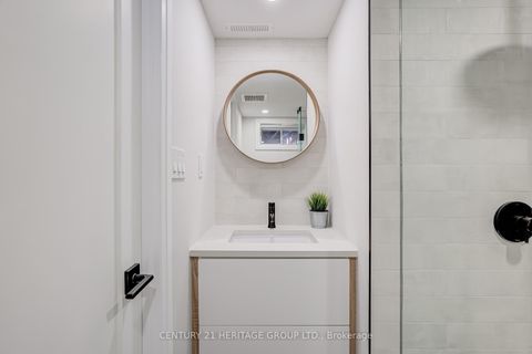 Photo 28 at 576 Broadway Avenue, Leaside, Toronto