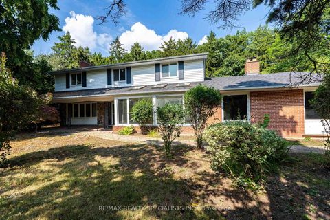 Photo 3 at 145 Wolfdale Avenue, SW Southwest, Oakville