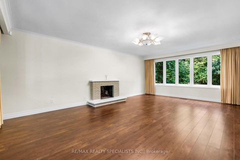 Photo 7 at 145 Wolfdale Avenue, SW Southwest, Oakville