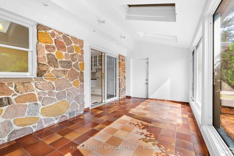 Photo 14 at 145 Wolfdale Avenue, SW Southwest, Oakville