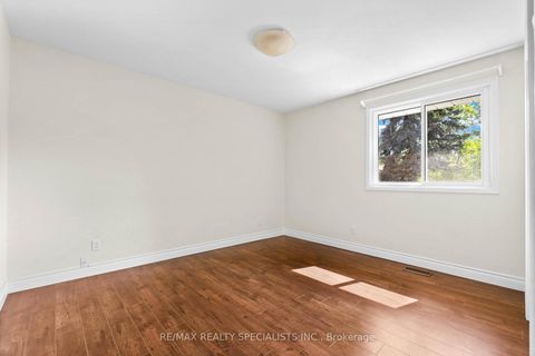 Photo 23 at 145 Wolfdale Avenue, SW Southwest, Oakville