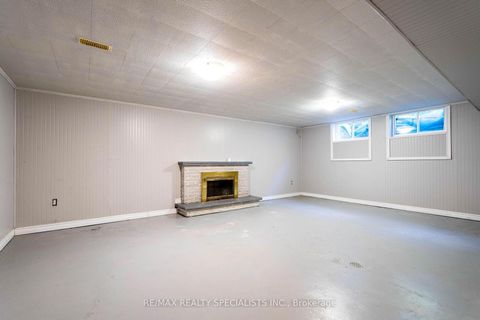 Photo 26 at 145 Wolfdale Avenue, SW Southwest, Oakville