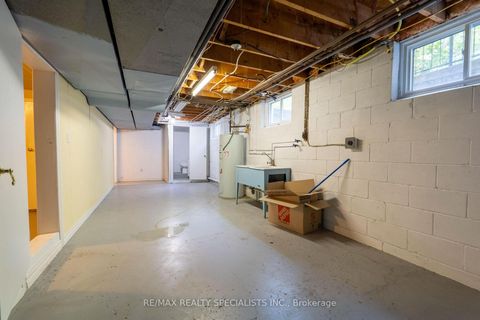 Photo 29 at 145 Wolfdale Avenue, SW Southwest, Oakville