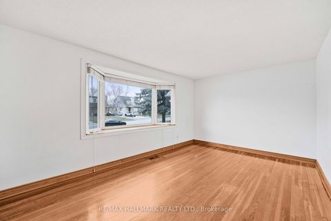 Photo 3 at 17 Tofield Crescent, Kipling, Toronto