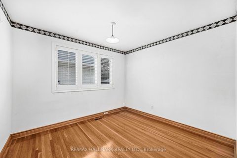 Photo 7 at 17 Tofield Crescent, Kipling, Toronto