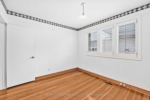 Photo 8 at 17 Tofield Crescent, Kipling, Toronto