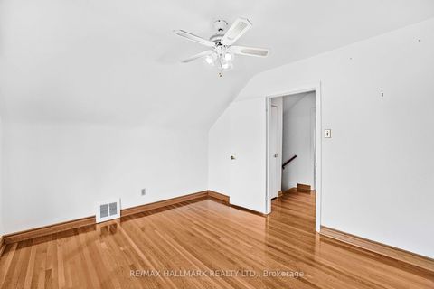 Photo 11 at 17 Tofield Crescent, Kipling, Toronto