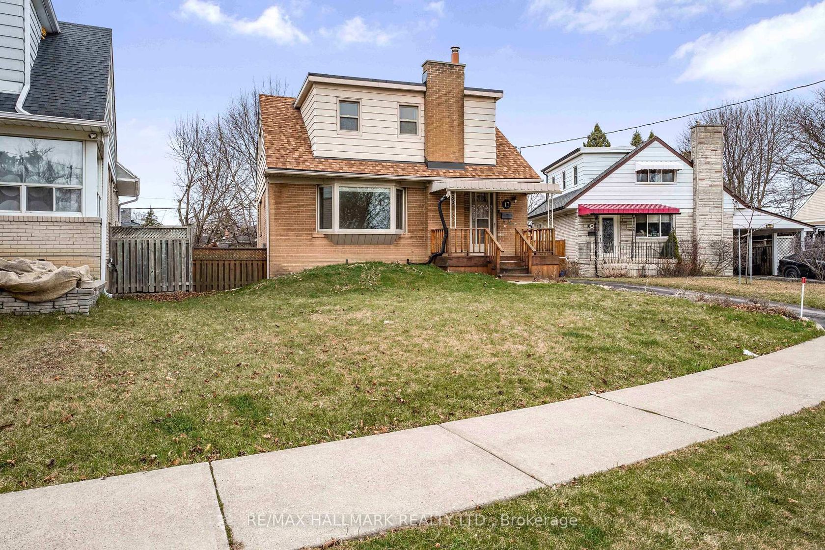 17 Tofield Crescent, Kipling, Toronto 