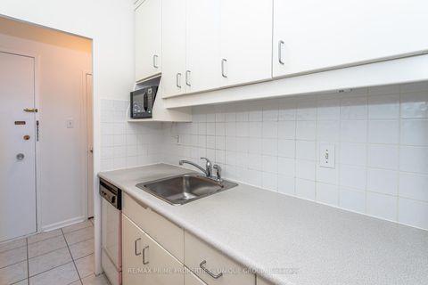 Photo 11 at 303 - 78 Warren Road, Casa Loma, Toronto