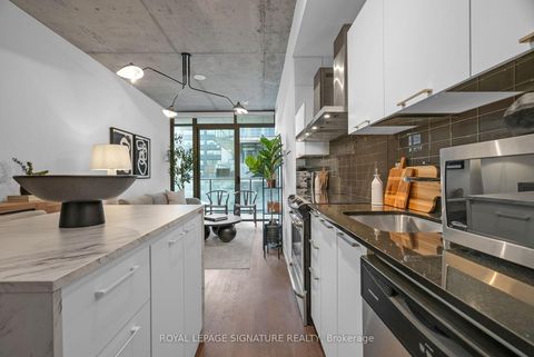 Photo 3 at 804 - 650 King Street W, Waterfront Communities C1, Toronto
