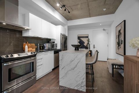 Photo 11 at 804 - 650 King Street W, Waterfront Communities C1, Toronto