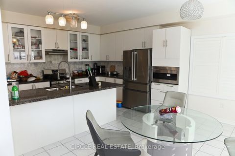 Photo 2 at 295 Northglen Boulevard, Bowmanville, Clarington