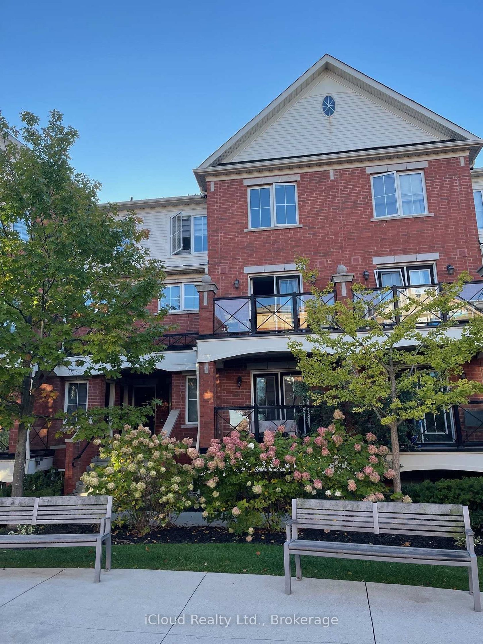 8 - 2492 Post Road, RO River Oaks, Oakville 