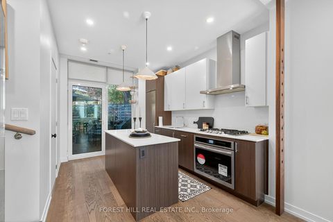 Photo 6 at 156 - 38 Howard Park Avenue, Roncesvalles, Toronto