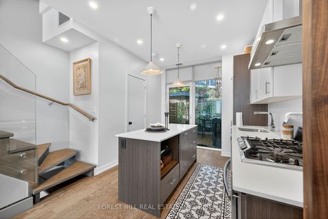 Photo 7 at 156 - 38 Howard Park Avenue, Roncesvalles, Toronto