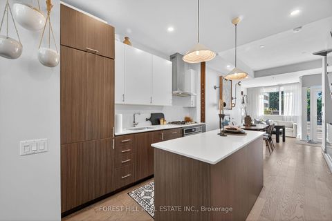 Photo 8 at 156 - 38 Howard Park Avenue, Roncesvalles, Toronto