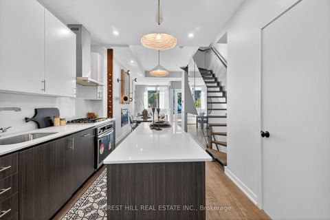 Photo 10 at 156 - 38 Howard Park Avenue, Roncesvalles, Toronto