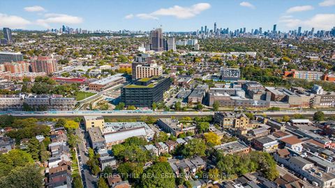 Photo 38 at 156 - 38 Howard Park Avenue, Roncesvalles, Toronto