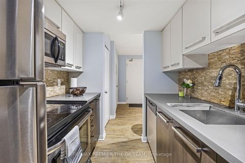 Photo 4 at 407 - 11 St Joseph Street, Bay Street Corridor, Toronto