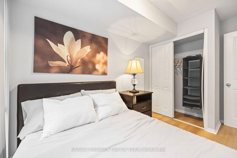 Photo 12 at 407 - 11 St Joseph Street, Bay Street Corridor, Toronto