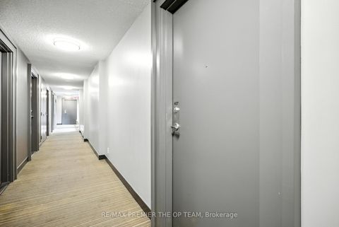 Photo 17 at 407 - 11 St Joseph Street, Bay Street Corridor, Toronto
