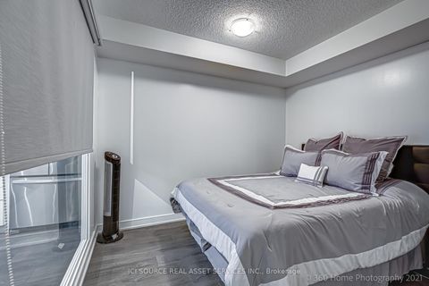 Photo 7 at 1020 - 525 Adelaide Street W, Waterfront Communities C1, Toronto