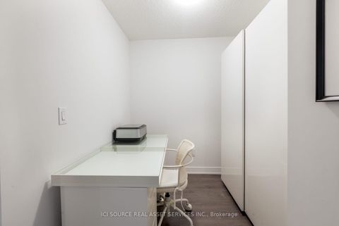 Photo 9 at 1020 - 525 Adelaide Street W, Waterfront Communities C1, Toronto