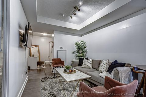 Photo 11 at 1020 - 525 Adelaide Street W, Waterfront Communities C1, Toronto