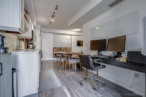 Photo 14 at 1020 - 525 Adelaide Street W, Waterfront Communities C1, Toronto