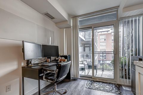 Photo 16 at 1020 - 525 Adelaide Street W, Waterfront Communities C1, Toronto