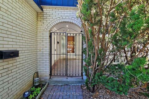 Photo 2 at 5 Centurion Court, Steeles, Toronto