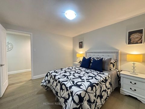 Photo 17 at 5 Centurion Court, Steeles, Toronto