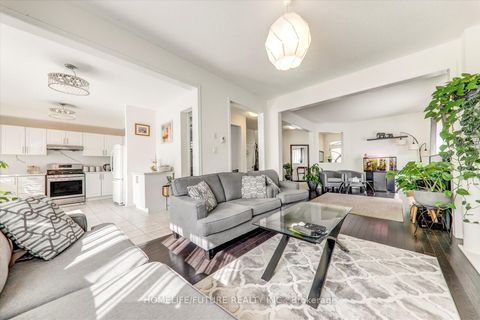 Photo 11 at 47 Henry Smith Avenue, Bowmanville, Clarington