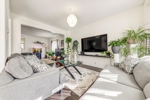 Photo 12 at 47 Henry Smith Avenue, Bowmanville, Clarington