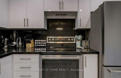 Photo 7 at 24 Springfair Avenue, Aurora Village, Aurora