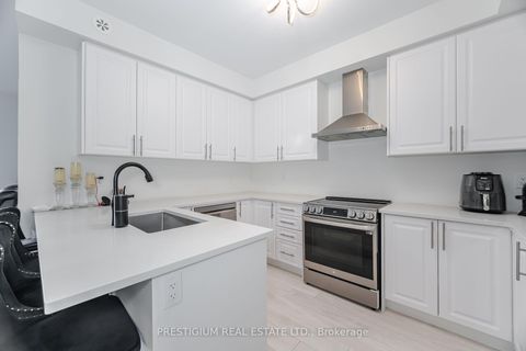 Photo 7 at 3 - 22 HUMBERWOOD Boulevard, Clairville, Toronto