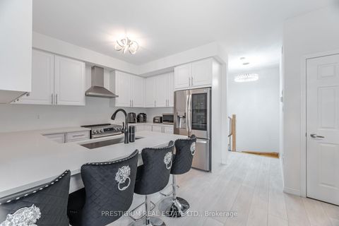 Photo 10 at 3 - 22 HUMBERWOOD Boulevard, Clairville, Toronto
