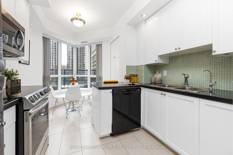 Photo 13 at 323 - 500 Doris Avenue, Willowdale East, Toronto