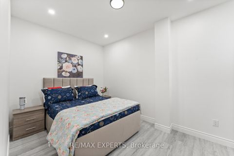 Photo 33 at 97 Ross Vennare Crescent, Kleinburg, Vaughan