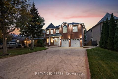 Photo 1 at 147 Ashton Drive, Maple, Vaughan